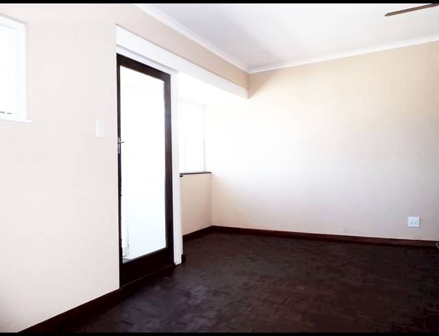 1 bed property to rent in ROSEBANK